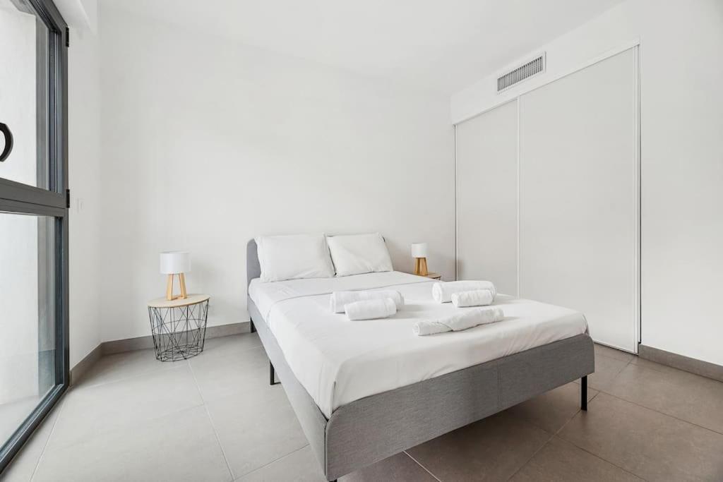 Апартаменты Le Cap Riviera - Centre- Parking Prive - Climatisation Ментона Экстерьер фото