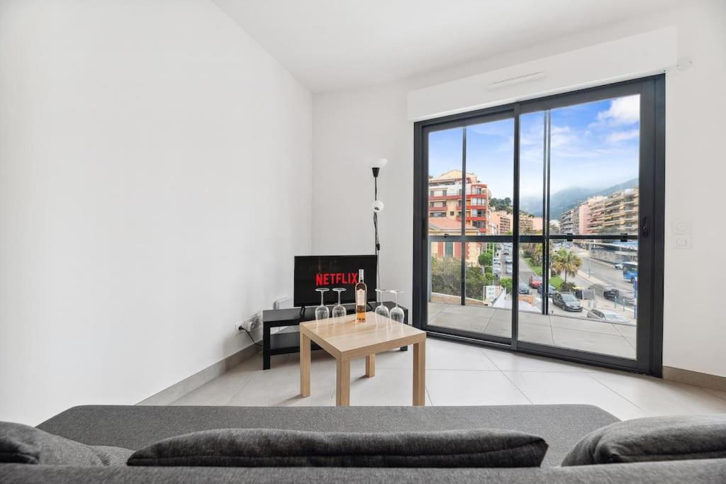 Апартаменты Le Cap Riviera - Centre- Parking Prive - Climatisation Ментона Экстерьер фото